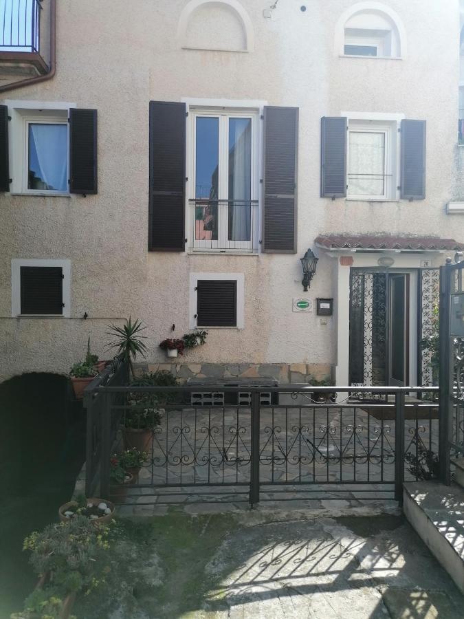 Casa Di Anna Bed & Breakfast Tovo San Giacomo Luaran gambar